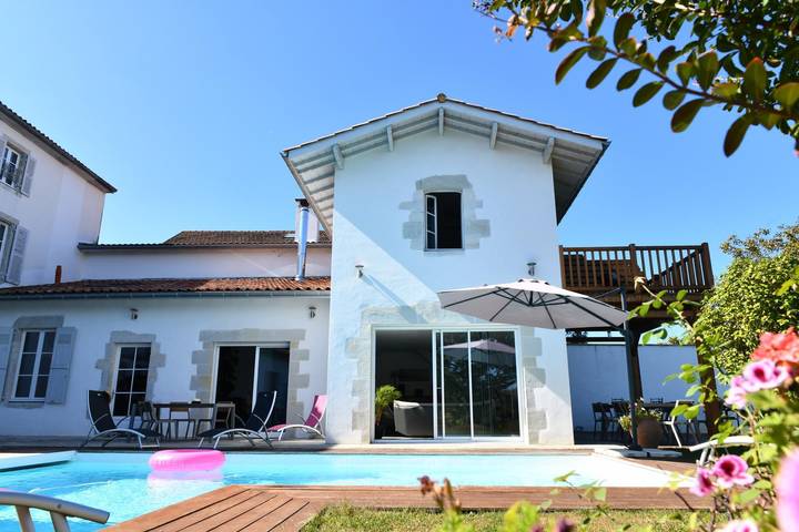Gîte für 12 Personen, mit Terrasse und Garten sowie Pool im Baskenland (Frankreich)