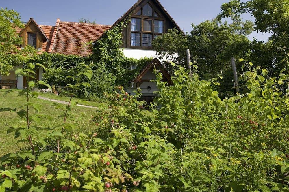 Fewo Kuschelnest - ab 7 Nächte - Altes Gehöft am Lormanberg in Südoststeiermark, Kirchberg an der Raab