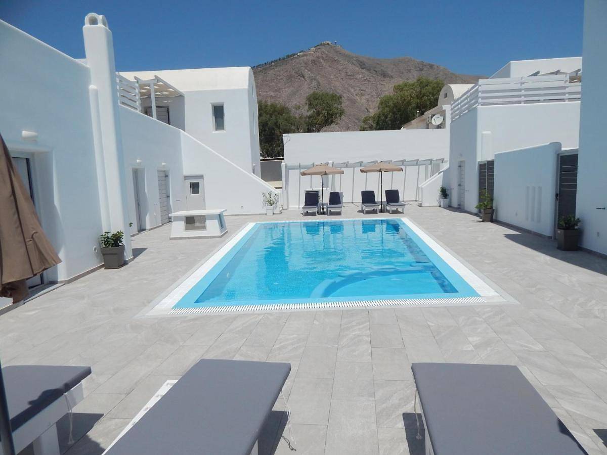 Petra Aqua Villa in Perivolos Strand, Perissa