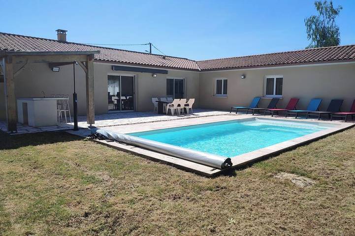 Location de vacances pour 6 personnes, avec jardin à Saint-Seurin-sur-l'Isle