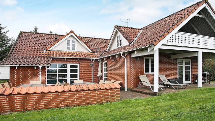 Ferienhaus für 11 Personen, mit Whirlpool und Terrasse sowie Pool und Sauna in Fur