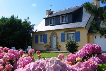 Gîte pour 10 personnes, avec jacuzzi et jardin à Lanvéoc