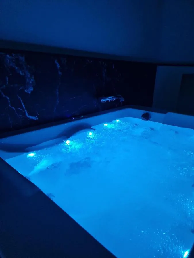 Apartamento de vacaciones para 2 personas, con jacuzzi y jardín - 1