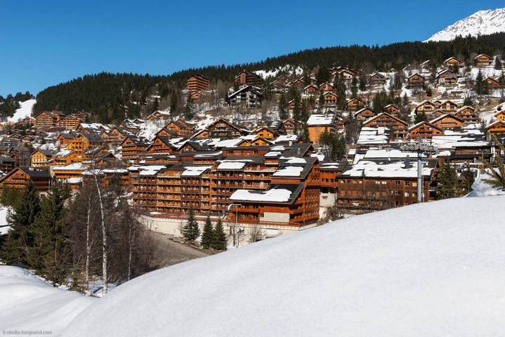 Appart’hôtel pour 4 personnes, avec balcon ainsi que sauna et vue