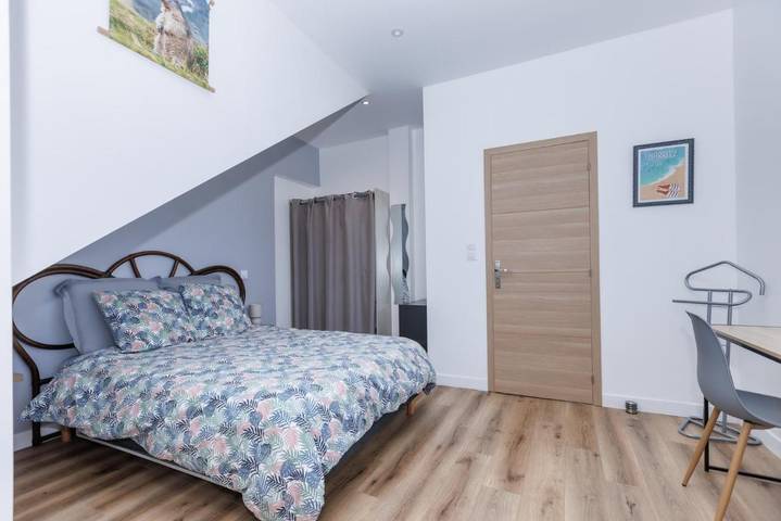 Gîte pour 4 personnes, avec vue à Assat - 2