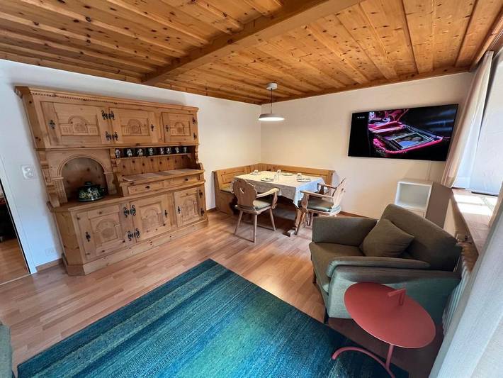 Ferienwohnung für 4 Personen, mit Terrasse und Garten in Samedan