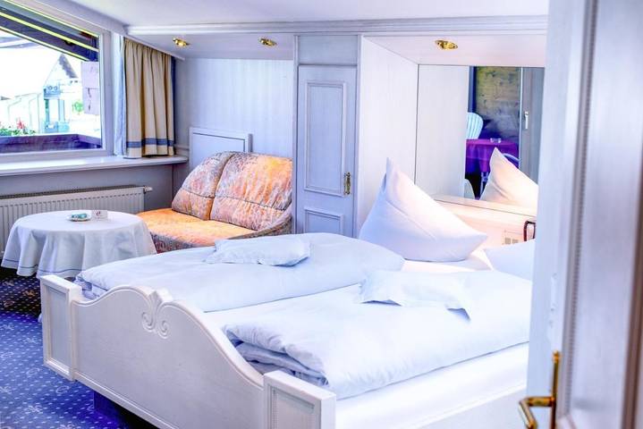 Hotel für 2 Personen, mit Whirlpool und Sauna sowie Balkon und Pool im Kleinwalsertal - 4