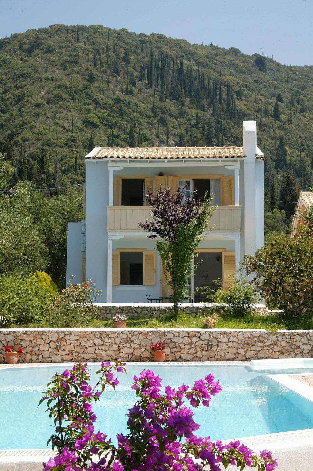 Ganze Ferienwohnung, Wohnung mit gemeinsamem großen Pool und Kinderbecken in Agios Nikitas, Griechenland