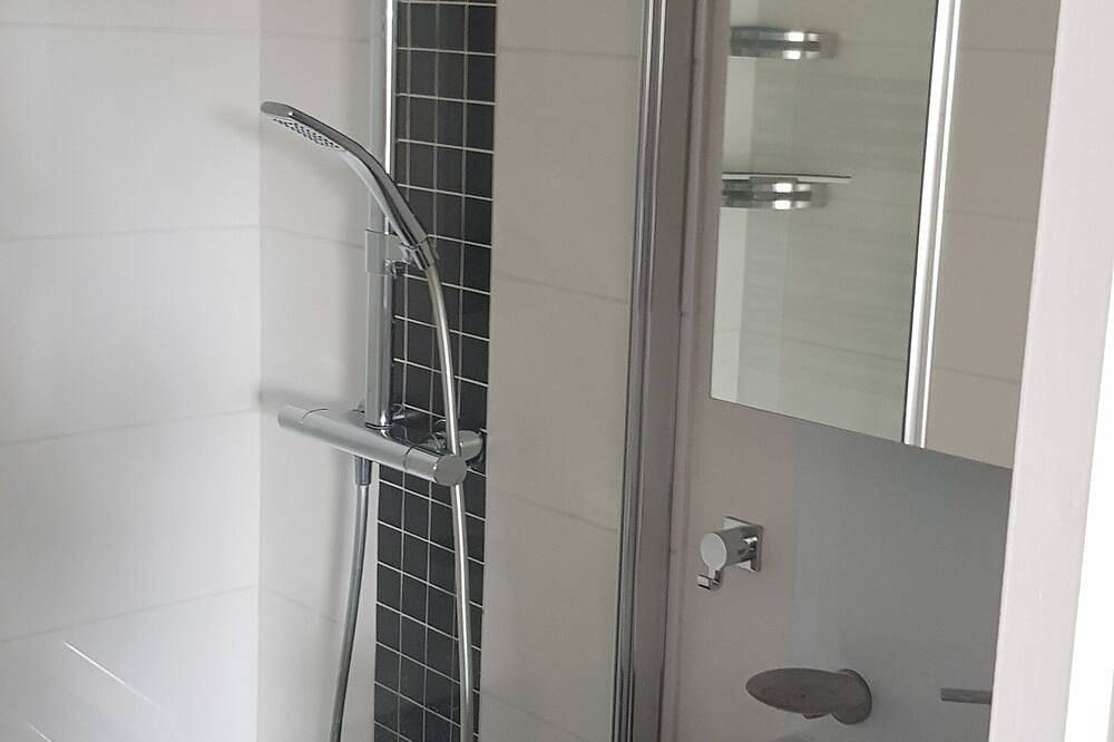 Entire apartment, Appartement Sympa Avec Accueil Chaleureux in Bègles, Bordeaux region