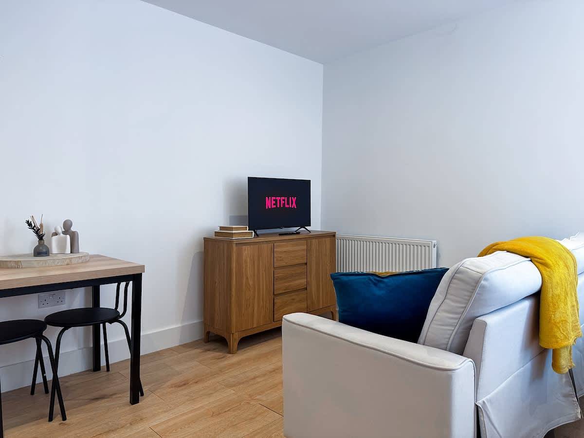 Cosy Central Maidstone Suite | Perfect Location in Kent