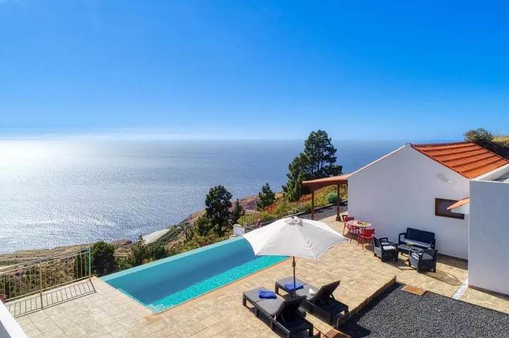 Chalet para 4 personas, con jardín además de piscina y vistas - 1