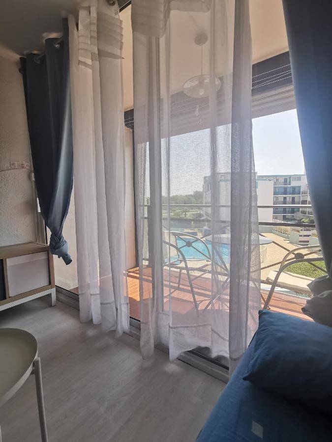 Gîte pour 6 personnes, avec piscine ainsi que balcon et vue, animaux acceptés dans Flamingo Casino Le Grau Du Roi - 3