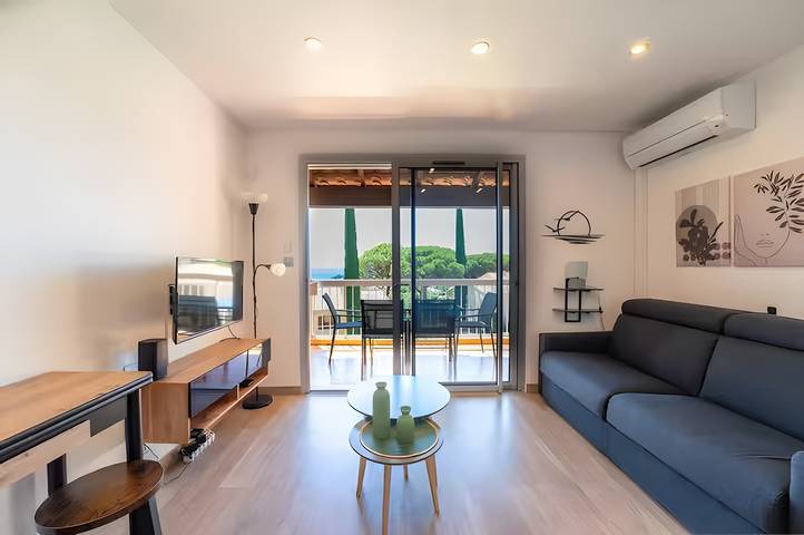 Appartamento intero, Appartamento "Le Panorama" con vista mare, Wi-Fi e aria condizionata in La Nartelle, Sainte-Maxime