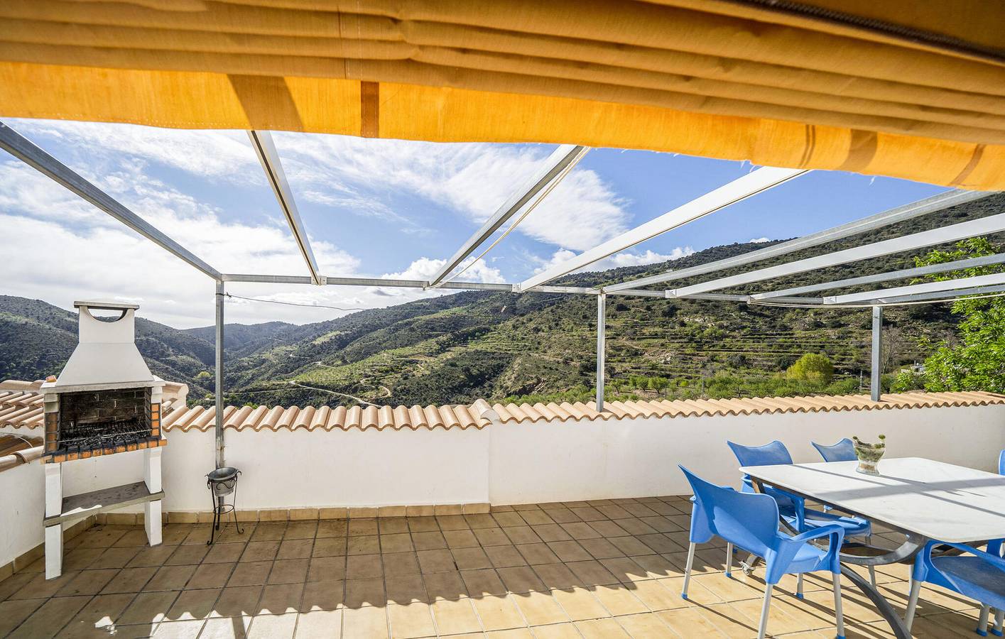 Acogedor apartamento Laroya con piscina, WiFi y chimenea in Laroya, Provincia de Almería