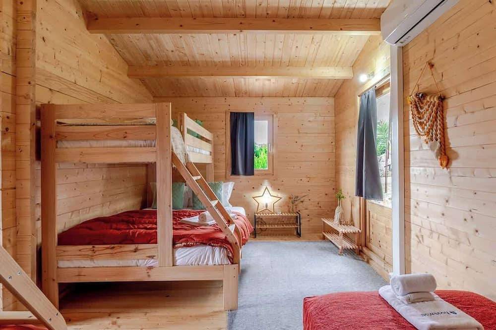 Abrigo dos Maias - A Soulful Retreat by Hostwise in Paredes de Viadores e Manhuncelos, Porto District