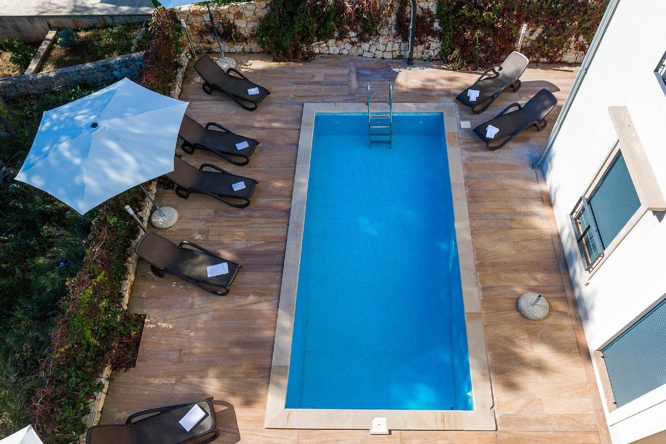 Ganze Ferienwohnung, Ferienwohnung für 8 Personen mit Terrasse in Milna, Brac