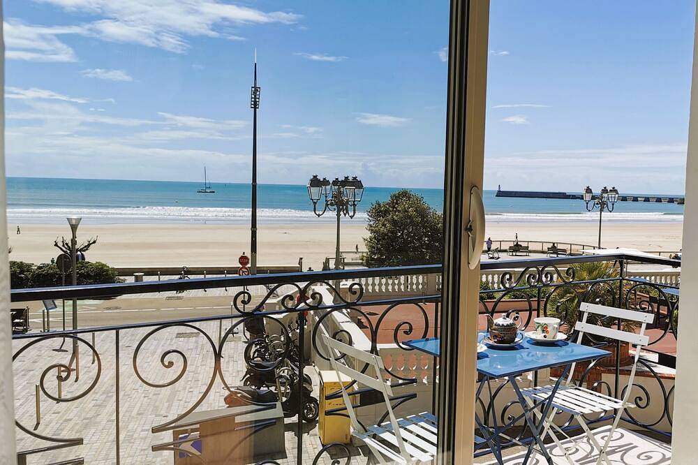 Entire apartment, Le Bel Horizon - Face Mer in Les Sables-d'Olonne, Vendée