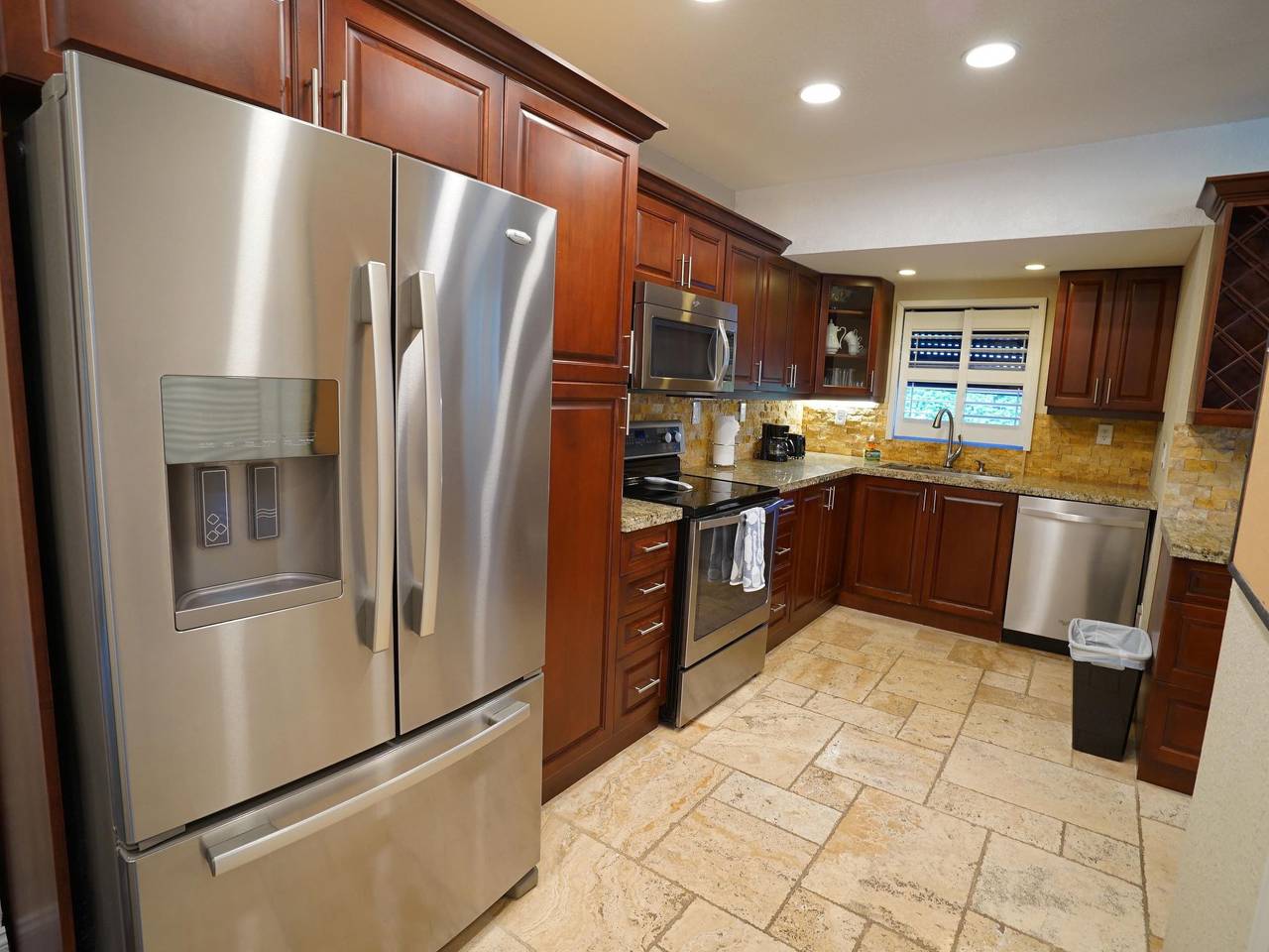 Villa Bella - Modernes Haus mit beheiztem Pool in Imperial Point, Fort Lauderdale