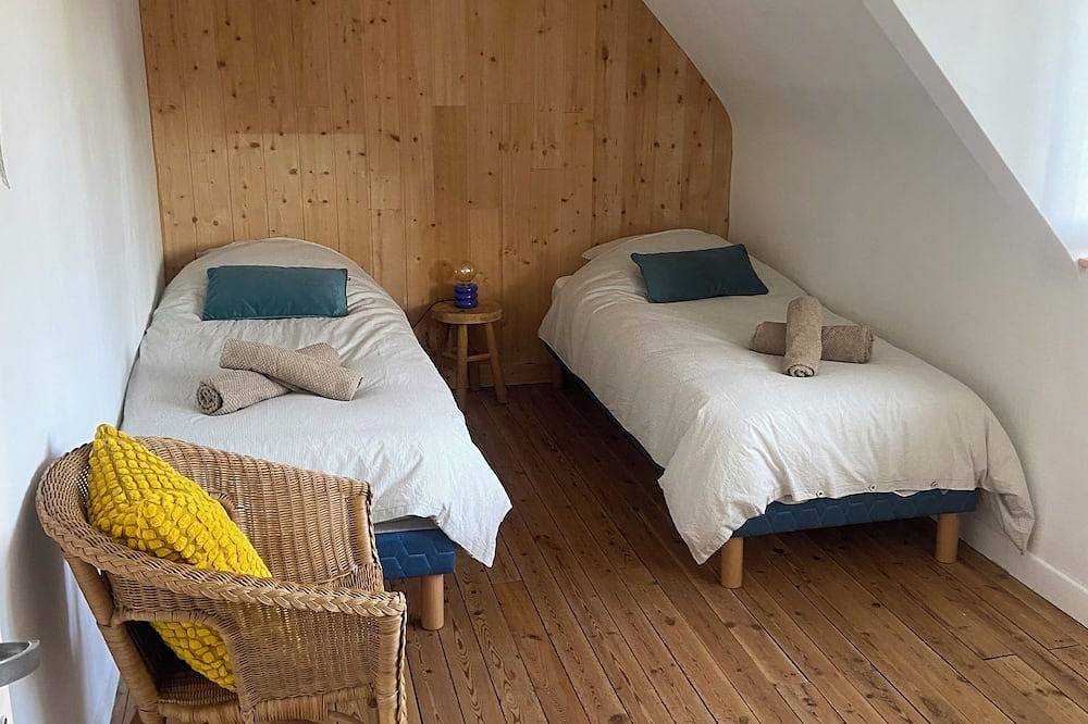 Ty Louis 3* for 4 persons Above Loguivy harbour and beach in Loguivy de la Mer, Ploubazlanec