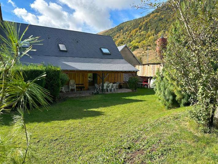 Gîte pour 15 personnes, avec jardin et terrasse dans Notre Dame De Vaux