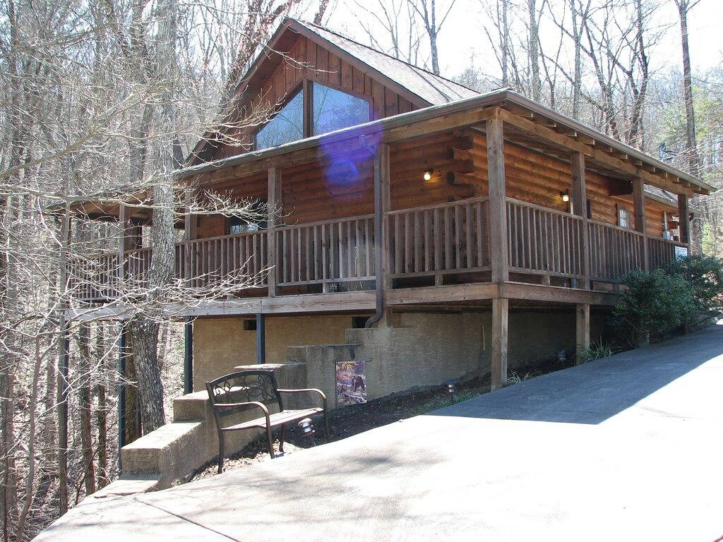 Log Cabin for 2 People in Sevier County