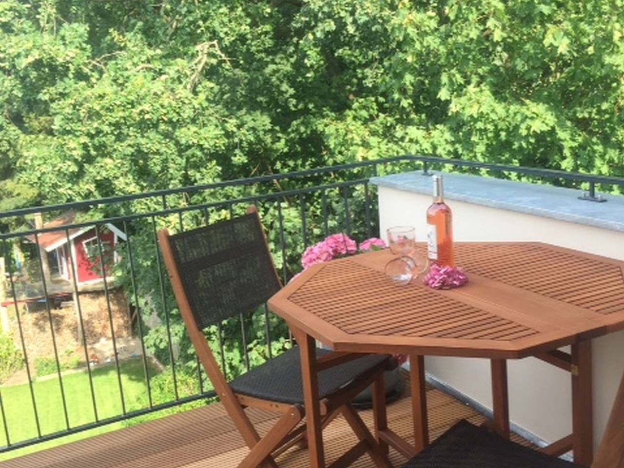 Ganze Wohnung, Ferienwohnung 'Mit Sauna' mit Privatterrasse und Wi-Fi in Schloss Sanssouci, Potsdam und Umgebung