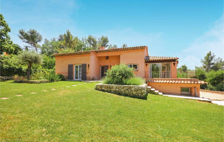 Location de vacances pour 8 personnes, avec jardin ainsi que piscine et terrasse à Roquefort-les-Pins - 3