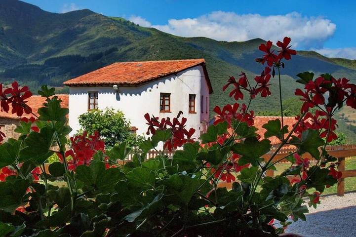 Holiday apartment for 6 people, with garden and pool as well as terrace - 1