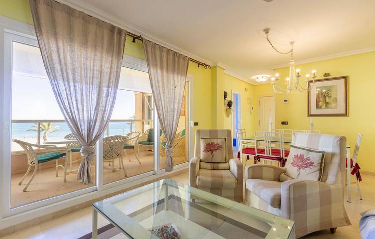 Entire holiday apartment, Sea View Apartment with Pool, Terrace & Parking 200m from Playa de Mutxavista in Platja de l'Horta-Mutxavista (San Juan Playa), San Juan Playa