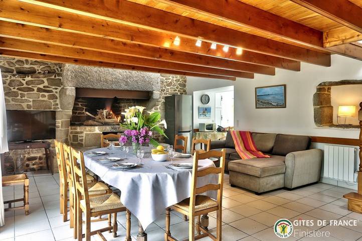 Acogedora casa rural con jardín y aparcamiento, a 500 m de la playa de Léhan in Treffiagat, Region de Quimper