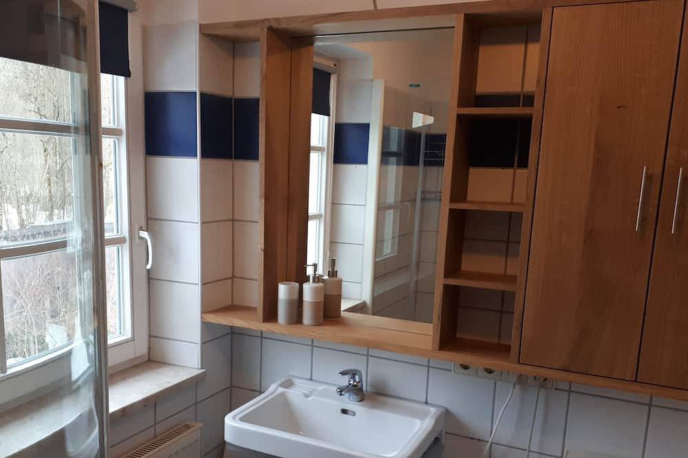 Ganze Wohnung, Stilvolle, helle Fewo \"Forelle\" im idyllischen Glasmacherdorf Schmidsfelden in Winterstetten, Leutkirch im Allgäu