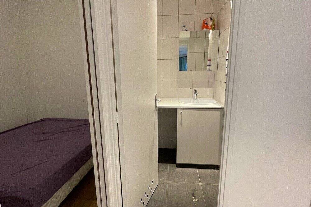 Appartement entier, T2 sur cour au coeur des Jo 2024 in Saint-Denis, Seine-Saint-Denis