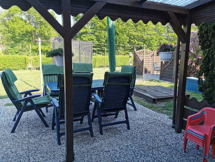Ferienwohnung für 6 Personen, mit Garten und Ausblick sowie Pool und Terrasse, kinderfreundlich in Ihlow - 2