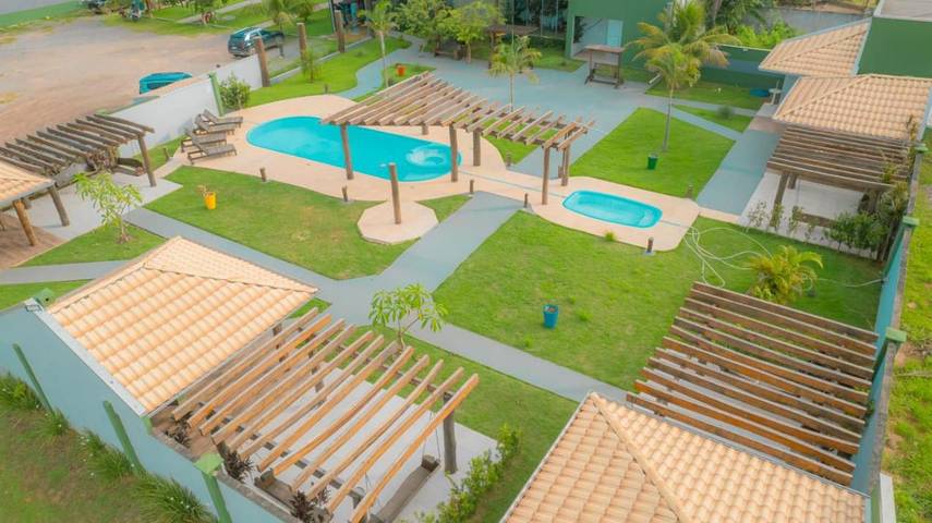 Pousadas para 3 pessoas, com jardim e piscina em Nobres