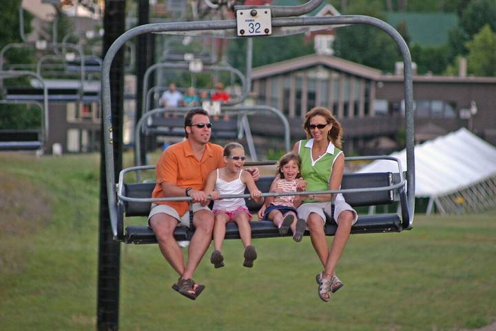 Vacation rental for 20 people, with sauna and yard as well as pool, with pets in Lake Michigan