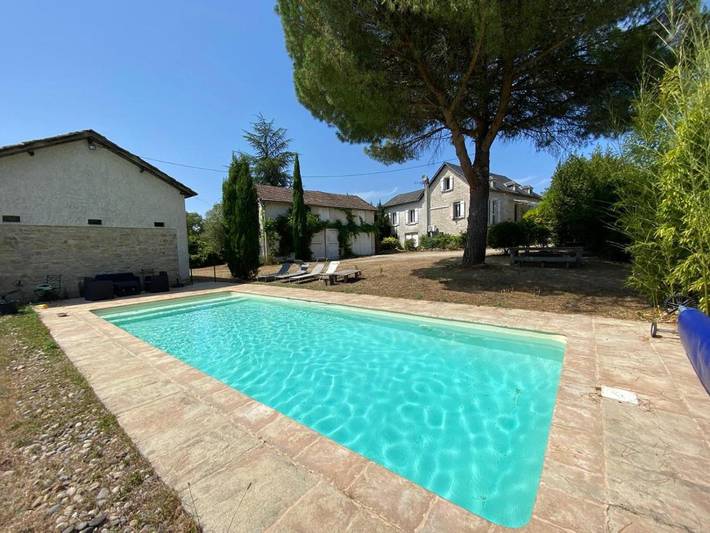 Location de vacances pour 8 personnes, avec piscine ainsi que jardin et vue, animaux acceptés à La Dornac - 2