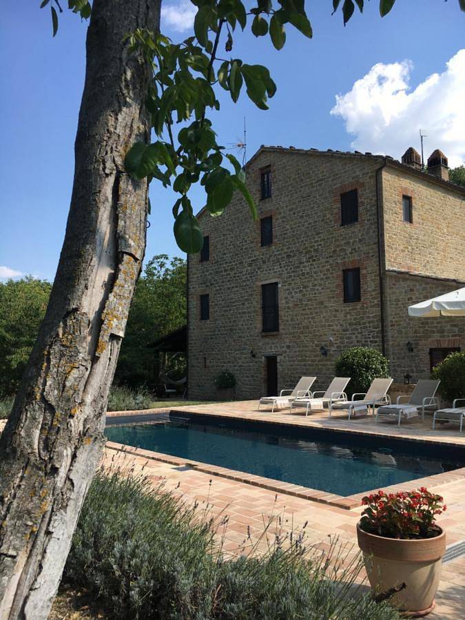 Ferienwohnung für 3 Personen, mit Terrasse und Garten sowie Pool und Ausblick in Penna San Giovanni - 2