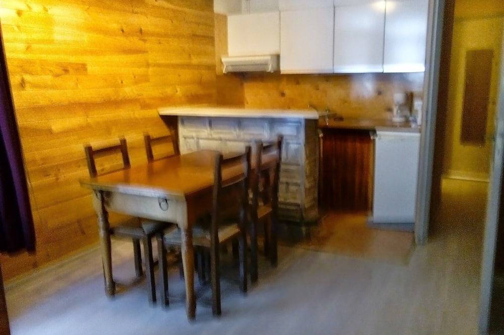 Ganze Wohnung, Studio Plein sud Face à la Montagne in Le Sauze, Enchastrayes