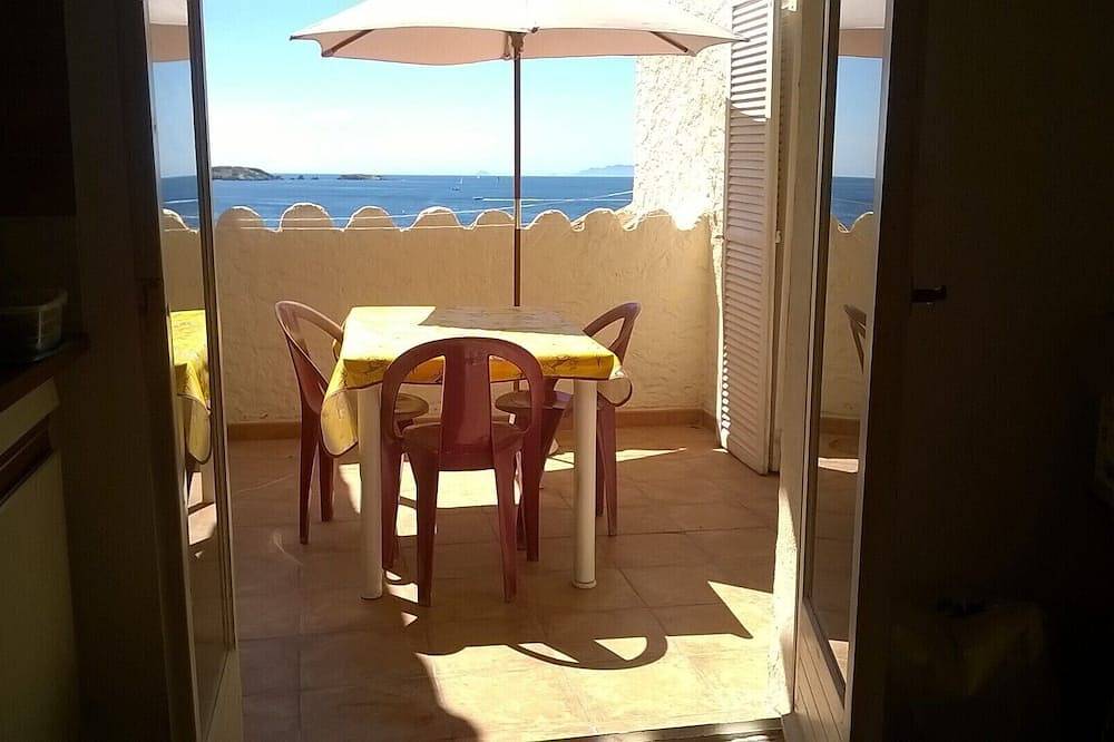 Apartamento entero, Logement en Copropriété Avec Terrasse Face à la Plage in Le Brusc, Six-Fours-les-Plages