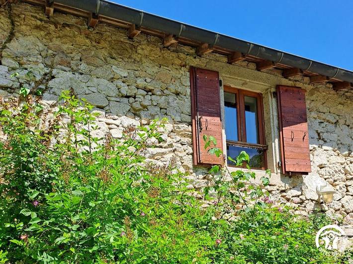 Gîte pour 3 personnes, avec jardin et terrasse, animaux acceptés