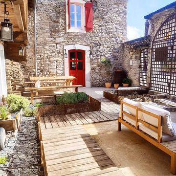 Cottage pour 2 personnes, avec jardin ainsi que terrasse et jacuzzi à Préchacq-Josbaig