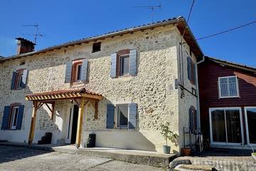 Gîte pour 12 personnes, avec jardin à Cassagne (Haute-Garonne)