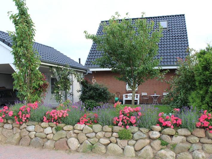 Ferienhaus für 4 Personen, mit Terrasse und Garten in Neukirchen