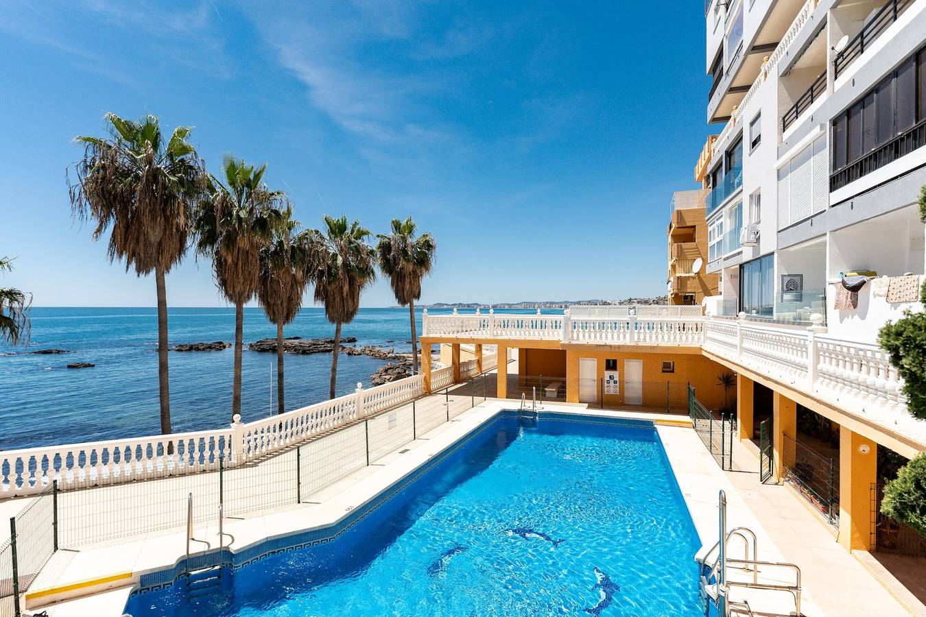 Apartamento entero, Apartamento 'Apartamento Benalmadena Costa' con vistas al mar, Wi-Fi y aire acondicionado. in Torremuelle, Benalmádena