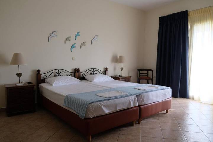 Appart’hôtel pour 4 personnes, avec Balcon et Terrasse ainsi que Jardin et Vue