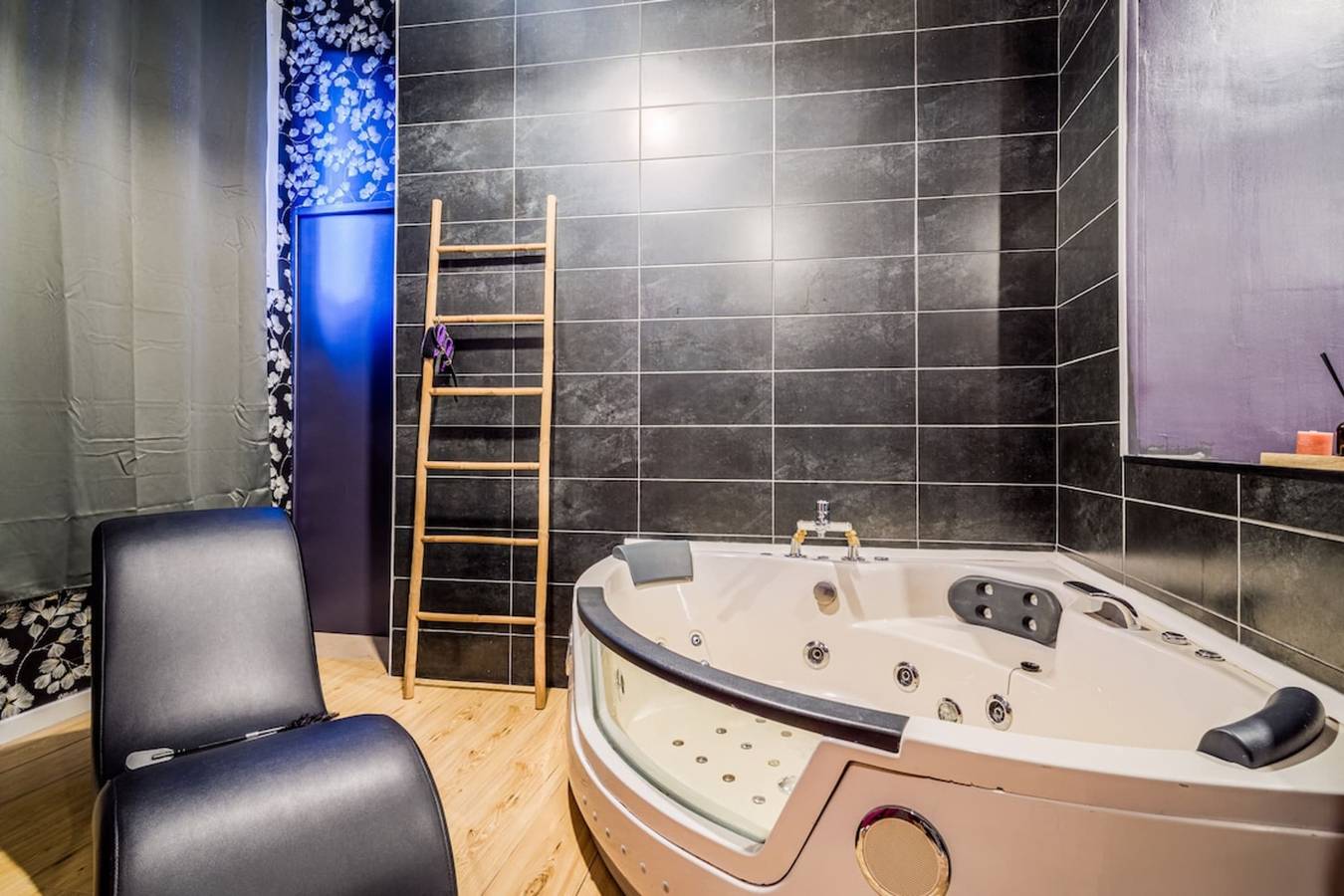 Apartamento entero, Les secrets de Julie - Love Room in Lorient, Côte des Mégalithes