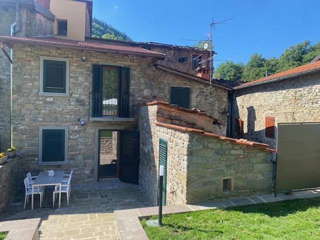 Ferienhaus für 4 Personen, mit Balkon und Terrasse sowie Garten und Ausblick in Castel San Niccolò
