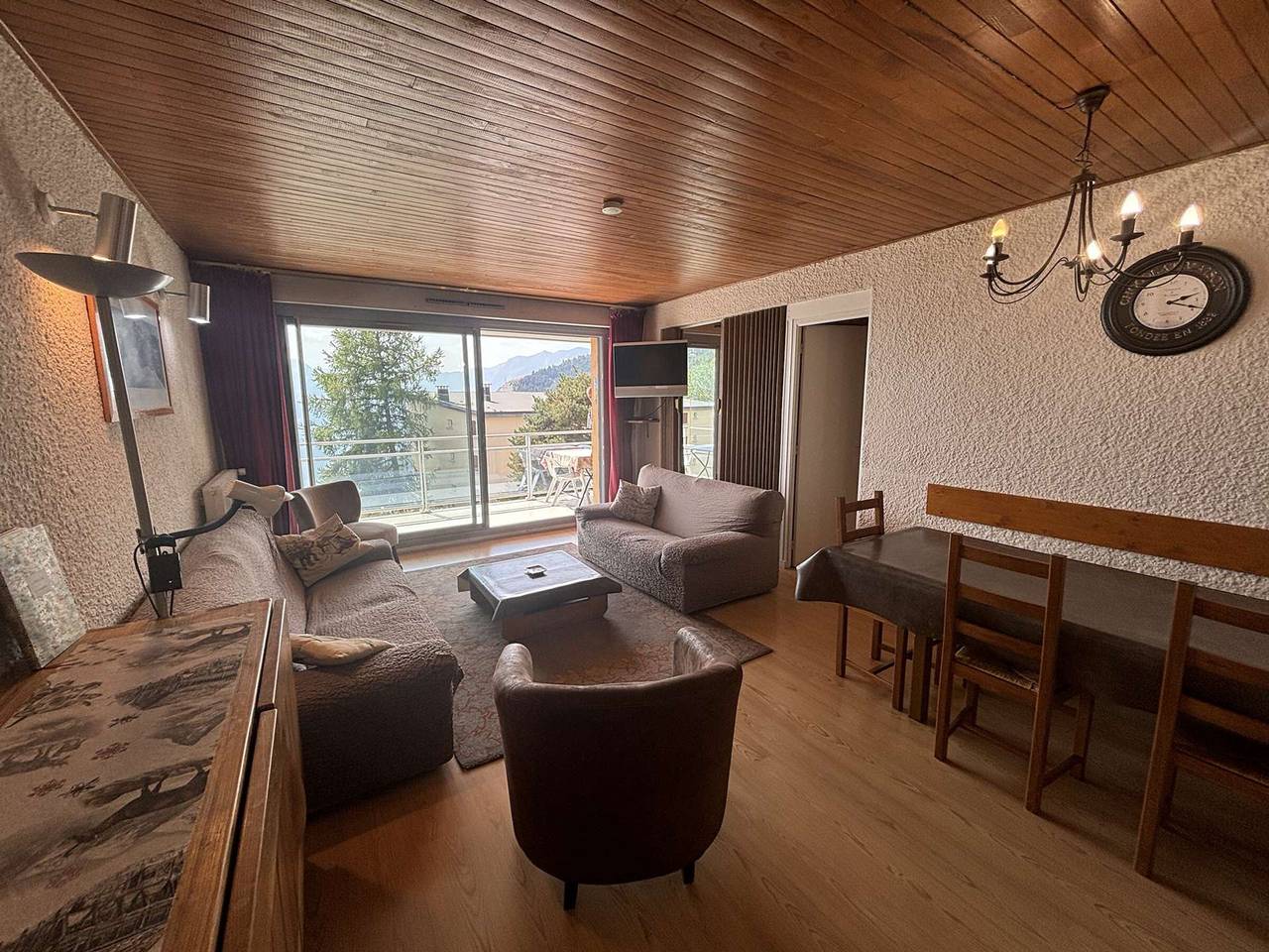Apartamento entero, Apartamento 4 piezas para 9 personas con balcón, garaje y cerca de comercios en L'Alpe d'Huez in Huez, Parque Nacional de los Ecrins