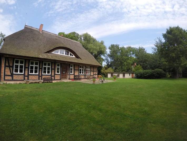 Ferienwohnung für 5 Personen, mit Terrasse und Garten in Rappin