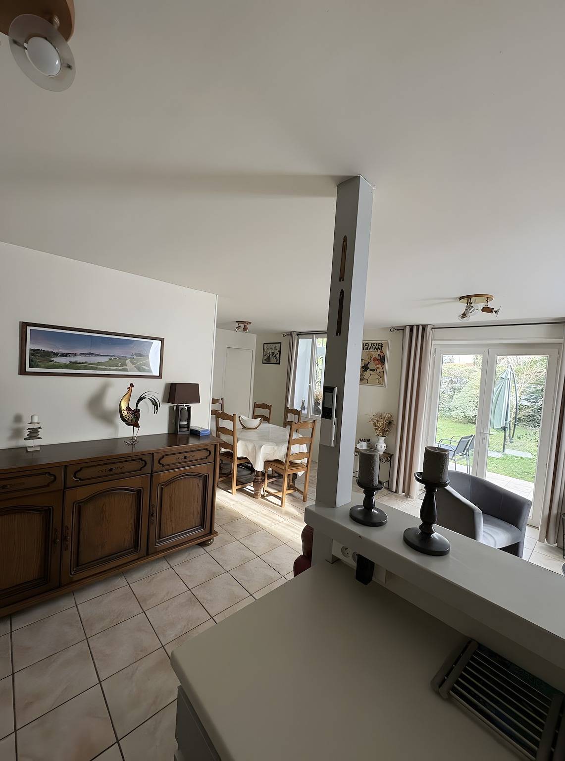 Apartamento entero, Apartamento 'Etxexuria' con terraza privada, Wi-Fi y aire acondicionado in Cambo-les-Bains, Region de Bayona